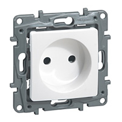 Изображение товара Розетка Legrand Etika белая 16А со шторками без заземляющего контакта