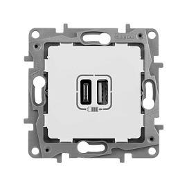 Устройство зарядное USB тип А / тип С  3000мА 15Вт Etika белый 672236 Legrand