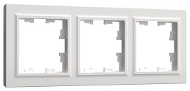 BRITE Рамка 3-м BRITE РУ-3-БрБ бел. IEK BR-M32-K01