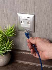 Лицевая панель для розетки RJ45 компьютерной Валенсия сталь ESK01-L-035-30 EKF PROxima