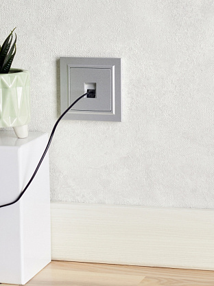 Изображение товара Розетка компьютерная RJ45 кат.5E алюминий мех-м BRITE РК10-БрА BR-K10-1-K47 IEK