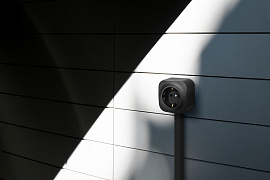 Розетка одинарная QUTEO открытой установки с/з без шторок 16А 250В IP20 черный 782472 Legrand