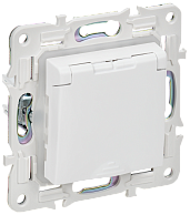 Розетка 1-местная с заземлением с защитными шторками и крышкой 16А IP44 SK-R11W арктический белый SKANDY SK-R16-16-44-K01 IEK
